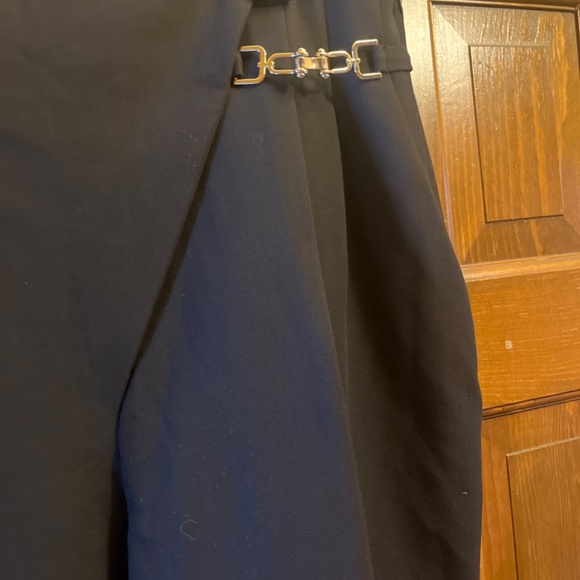 NWT Gorgeous Exquise Black Pants with Gold Buckle Detail From Anthropologie. Lg. - Picture 4 of 16